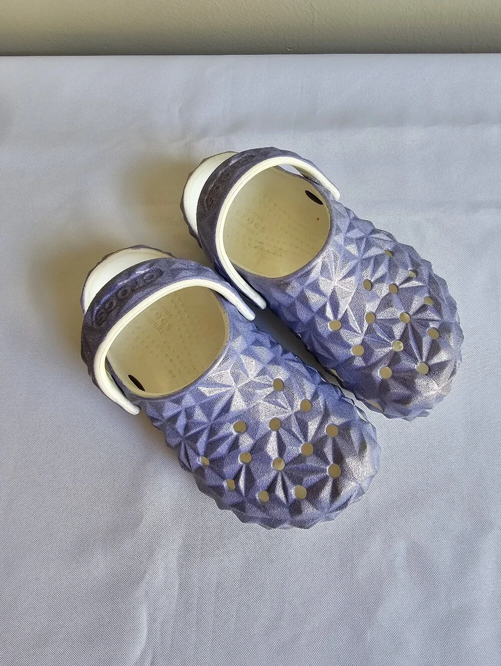 Girl's Crocs, Classic Geometric Clog - Little Kid & Big Kid  Iridescen